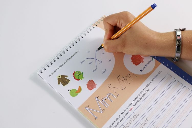 Produktbild: Schreiben lernen mit Spurrillen und Zauberstift - Buchstaben