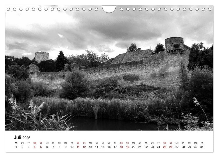 Produktbild: Burgen in schwarzwei&szlig; - Wie aus alten Zeiten (Wandkalender 2026 DIN A4 quer), CALVENDO Monatskalender