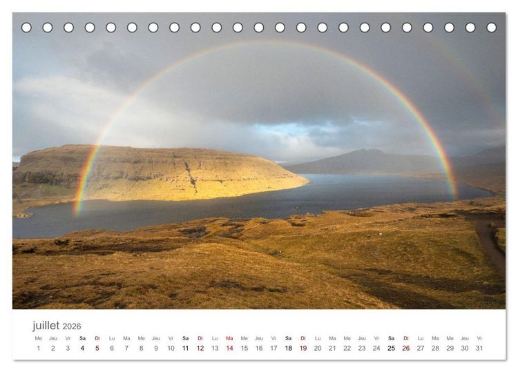 Produktbild: Lumi&egrave;res d'automne aux &icirc;les F&eacute;ro&eacute; (Calendrier de bureau 2026 DIN A5 vertical), CALVENDO calendrier mensuel