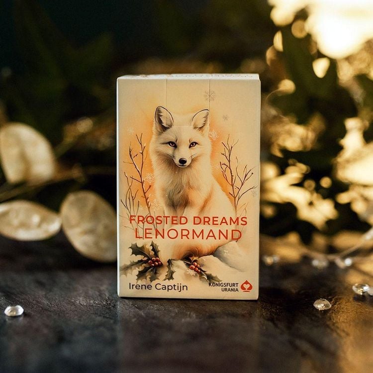 Produktbild: Frosted Dreams Lenormand - 38 farbige Lenormand-Karten und ein 68-seitiges Booklet in Faltschachtel
