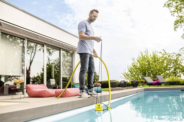 Produktbild: K&auml;rcher Home & Garden 1.645-810.0 SP 9.000 Flat Flachsaugende Tauchpumpe 9000 l/h 6 m