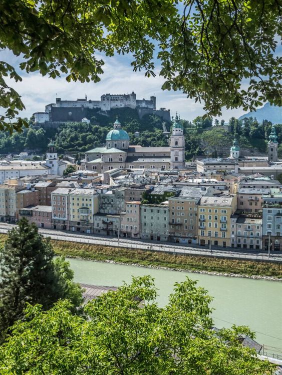 Produktbild: CALVENDO Puzzle SALZBURG Wundersch&ouml;ner Blick auf die Altstadt | 1000 Teile Lege-Gr&ouml;&szlig;e 64x48cm Foto-Puzzle f&uuml;r gl&uuml;ckliche Stunden