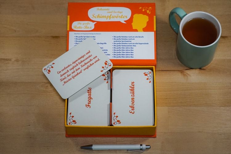 Produktbild: Fast vergessene Schimpfw&ouml;rter. Das lustige Quiz-Spiel f&uuml;r Senioren. Auch mit Demenz. Spiele-Box mit 100 Karten