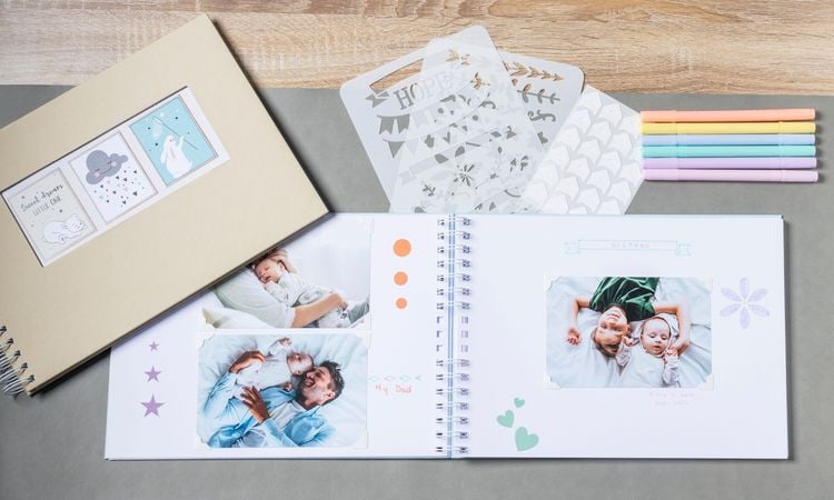 Produktbild: Scrapbooking-Set, Fotoalbum mit Spiralbindung, 50 Seiten wei&szlig;, 32x22 cm + Stifte, Sticker, Schablonen, Fotoecken