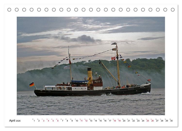 Produktbild: Rauchfahnen &uuml;ber der Ostsee - Schiffe unter Dampf (Tischkalender 2026 DIN A5 quer), CALVENDO Monatskalender