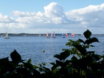 Produktbild: CALVENDO Puzzle Regatta auf der Gro&szlig;en Breite | 1000 Teile Lege-Gr&ouml;&szlig;e 64x48cm Foto-Puzzle f&uuml;r gl&uuml;ckliche Stunden