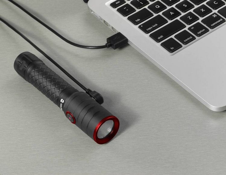 Produktbild: TOOLCRAFT Taschenlampe mit Stroboskopmodus Li-Ionen Akkus 1000lm 5.5h 155g