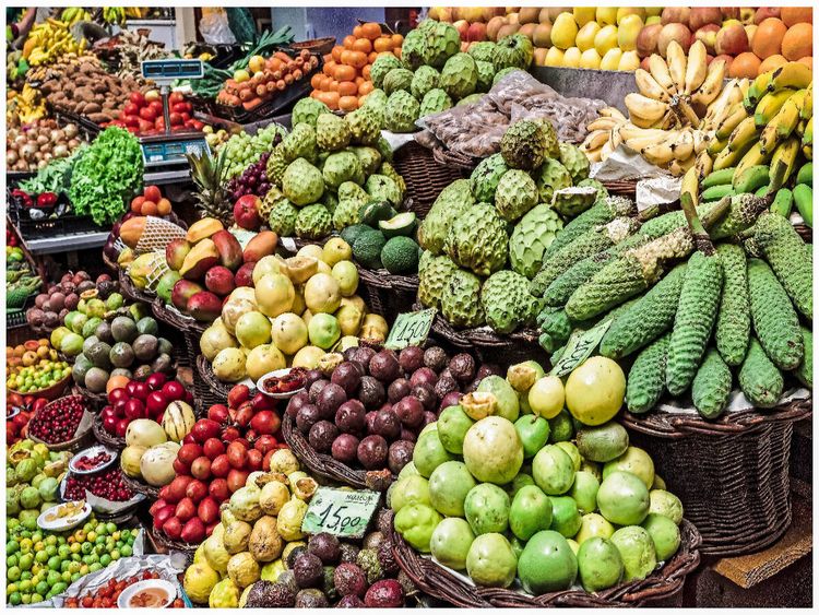 Produktbild: CALVENDO Puzzle Ein Motiv aus dem Kalender Madeira - Bauernmarkt in Funchal | 1000 Teile Lege-Gr&ouml;&szlig;e 64 &times; 48 cm Foto-Puzzle f&uuml;r gl&uuml;ckliche Stunden
