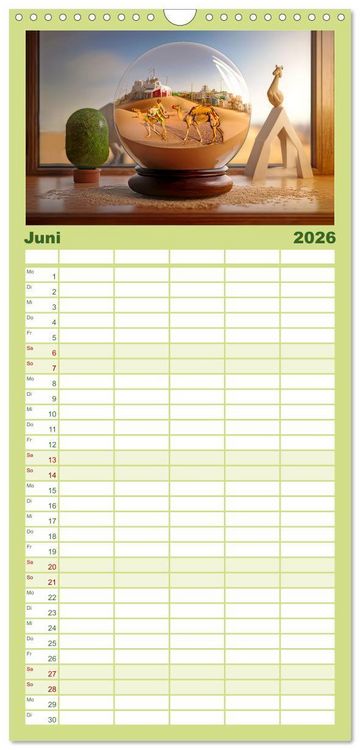Produktbild: Familienplaner 2026 - Miniaturwelt in der Glaskugel mit 5 Spalten (Wandkalender, 21 x 45 cm) CALVENDO