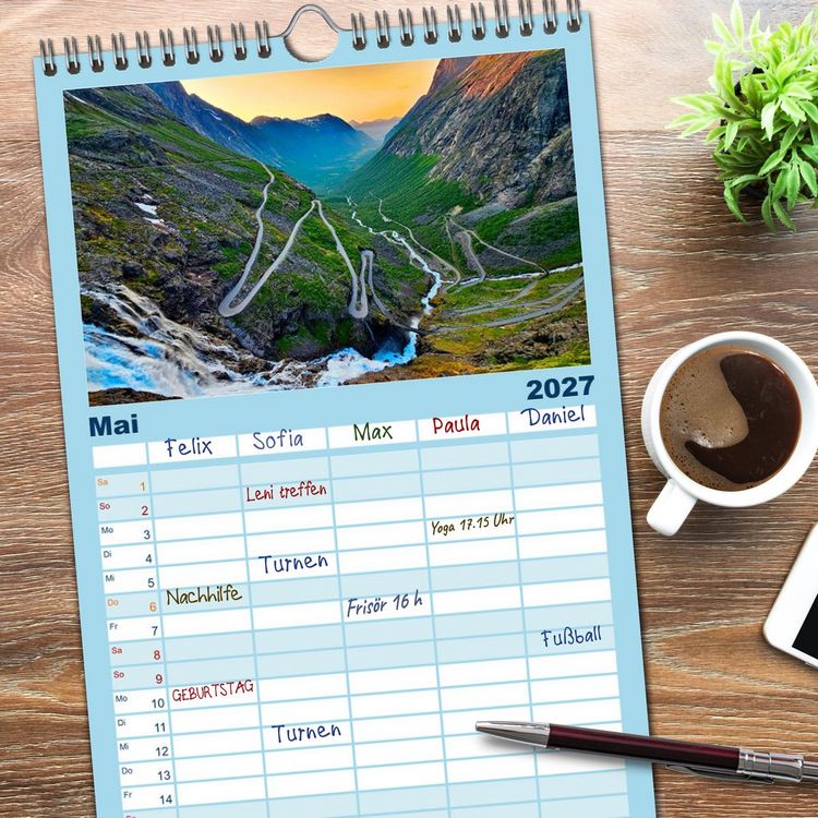 Produktbild: Familienplaner 2027 - K&ouml;nigsroute Norwegens mit 5 Spalten (Wandkalender, 21 x 45 cm) CALVENDO