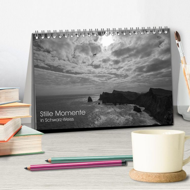 Produktbild: Stille Momente in Schwarz-Weiss (Tischkalender 2026 DIN A5 quer), CALVENDO Monatskalender