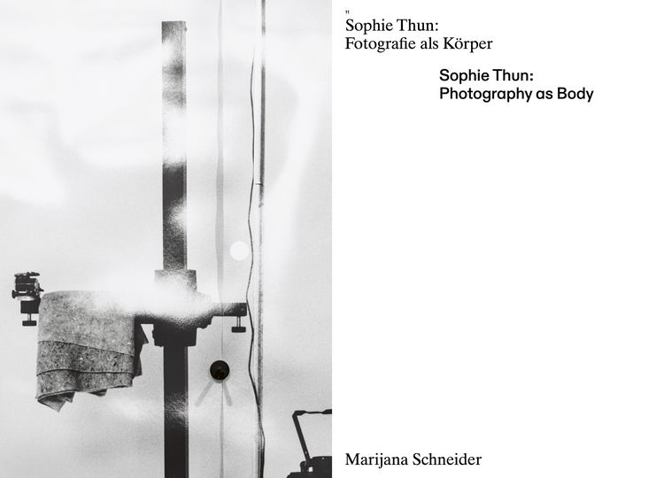 Produktbild: Zwischen Licht und Wand | Between Light and Wall