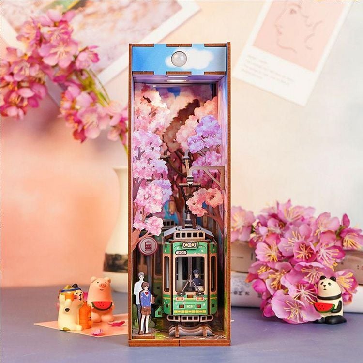 Produktbild: Book Nook DIY B&uuml;cherecke Sakura's Travel