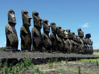 Produktbild: CALVENDO Puzzle Die Osterinsel - Rapa Nui 1000 Teile Puzzle quer | 1000 Teile Lege-Gr&ouml;&szlig;e 64 &times; 48 cm Foto-Puzzle f&uuml;r gl&uuml;ckliche Stunden