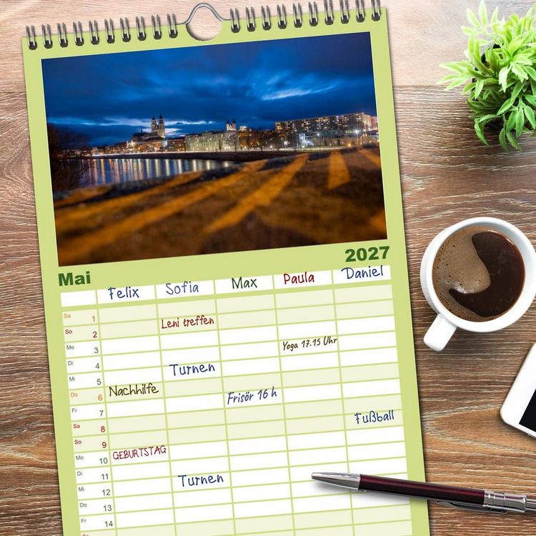 Produktbild: Familienplaner 2027 - Typisch Magdeburg mit 5 Spalten (Wandkalender, 21 x 45 cm) CALVENDO