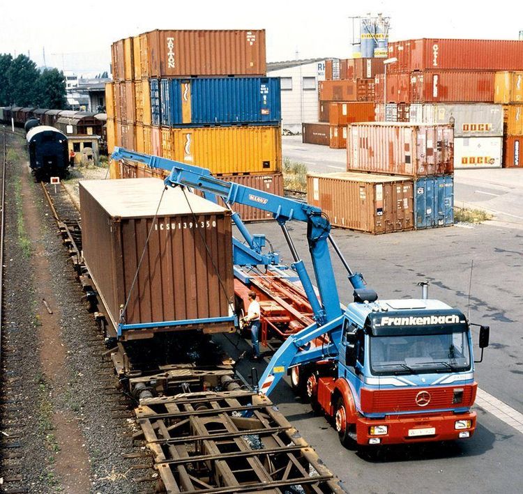 Produktbild: Regenberg, B: Jahrbuch Lastwagen 2024