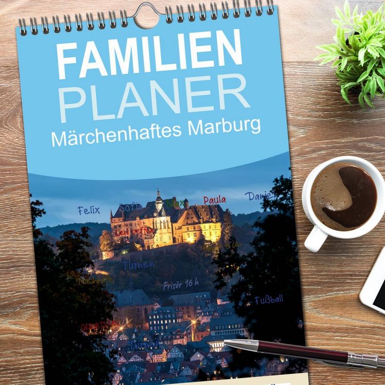 Produktbild: Familienplaner 2026 - M&auml;rchenhaftes Marburg mit 5 Spalten (Wandkalender, 21 x 45 cm) CALVENDO