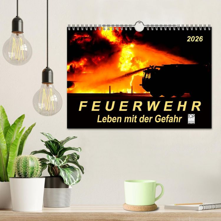 Produktbild: Feuerwehr - Leben mit der Gefahr (Wandkalender 2026 DIN A4 quer), CALVENDO Monatskalender