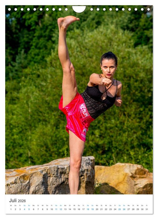 Produktbild: female fighter - Kampfsportlerinnen - pink shorts (Wandkalender 2026 DIN A4 hoch), CALVENDO Monatskalender