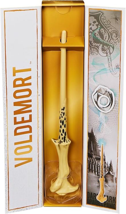 Produktbild: Wizarding World Harry Potter - Authentischer Lord Voldemort Zauberstab aus Kunststoff mit Hogwarts-Halterung
