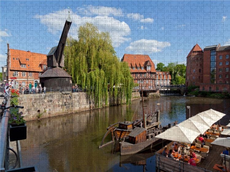 Produktbild: CALVENDO Puzzle Alter Kran, L&uuml;ner M&uuml;hle, Alter Hafen | 1000 Teile Lege-Gr&ouml;&szlig;e 64x48cm Foto-Puzzle f&uuml;r gl&uuml;ckliche Stunden