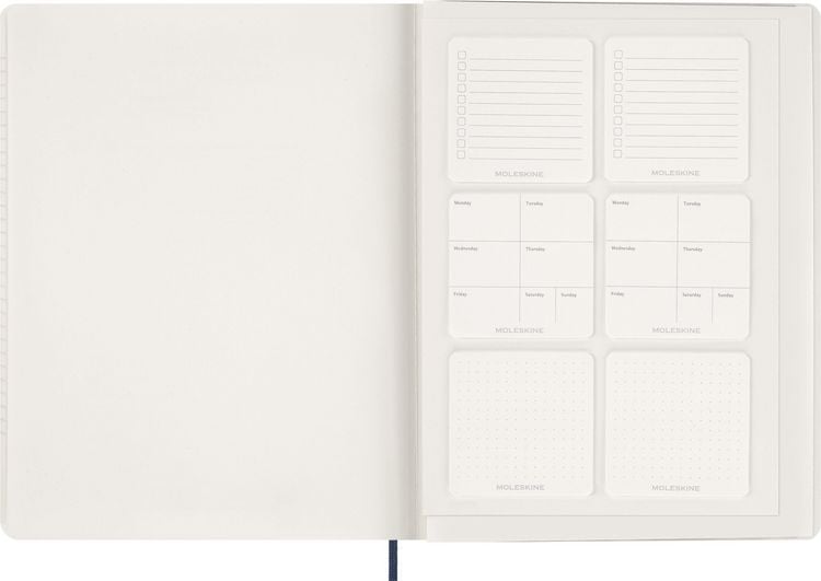 Produktbild: Moleskine 15 Monate Essential Wochenkalender 2026/2027, 1 Wo = 2 Seiten, vertikal, XXL, fester Einband, Saphirblau