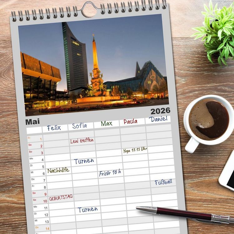 Produktbild: Familienplaner 2026 - Reise durch Leipzig mit 5 Spalten (Wandkalender, 21 x 45 cm) CALVENDO