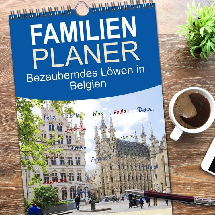 Produktbild: Familienplaner 2026 - Bezauberndes L&ouml;wen in Belgien mit 5 Spalten (Wandkalender, 21 x 45 cm) CALVENDO