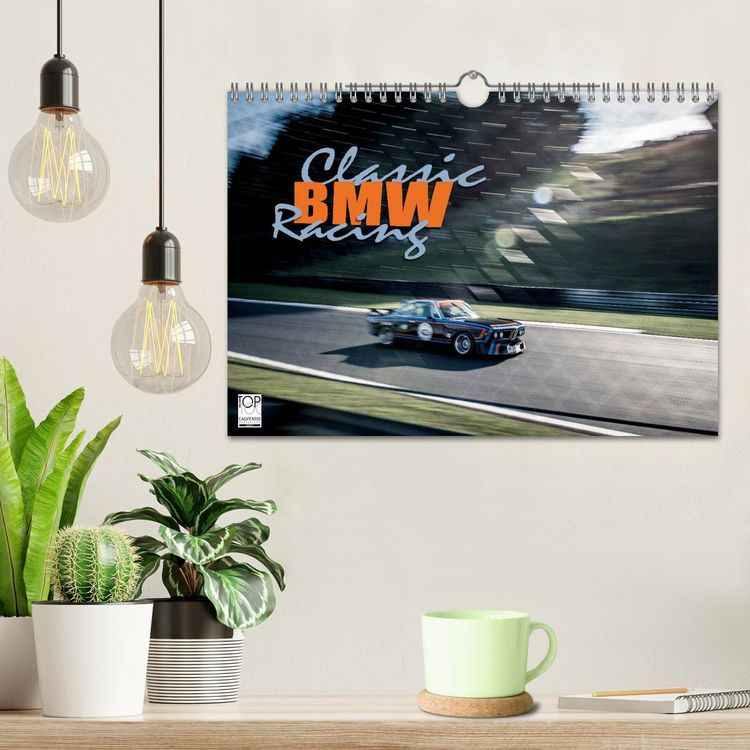 Produktbild: Classic BMW Racing (Wandkalender 2025 DIN A4 quer), CALVENDO Monatskalender