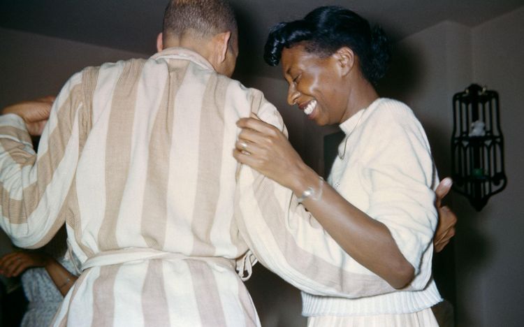 Produktbild: Dressed to Impress