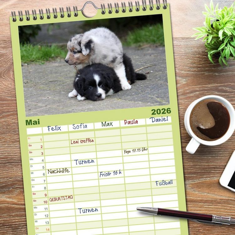 Produktbild: Familienplaner 2026 - Der Hundewelpen-Geburtstagskalender mit 5 Spalten (Wandkalender, 21 x 45 cm) CALVENDO