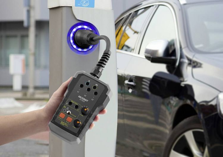 Produktbild: VOLTCRAFT IST 3003 EVSE Tester f&uuml;r VDE0100-Installationstester Wallbox eMobility PE-Vorpr&uuml;fung