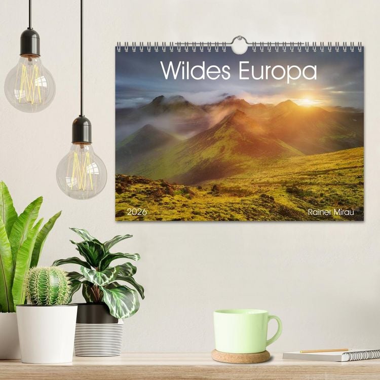 Produktbild: Wildes Europa 2026 (Wandkalender 2026 DIN A4 quer), CALVENDO Monatskalender