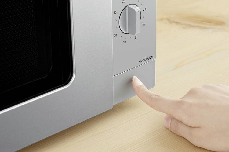 Produktbild: Panasonic NN-SM23QMEPG Mikrowelle Silber 800W Grillfunktion