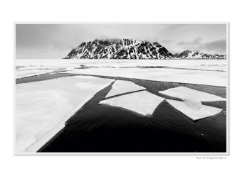 Produktbild: CALVENDO Puzzle Ein Motiv aus dem Kalender Emotional Moments: Spitsbergen Svalbard UK-Version | 1000 Teile Lege-Gr&ouml;&szlig;e 64x48cm Foto-Puzzle f&uuml;r gl&uuml;ckliche Stunden