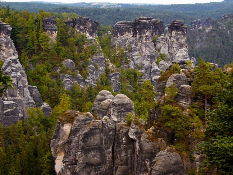 Produktbild: CALVENDO Puzzle Blick vom Basteifelsen | 1000 Teile Lege-Gr&ouml;&szlig;e 64x48cm Foto-Puzzle f&uuml;r gl&uuml;ckliche Stunden
