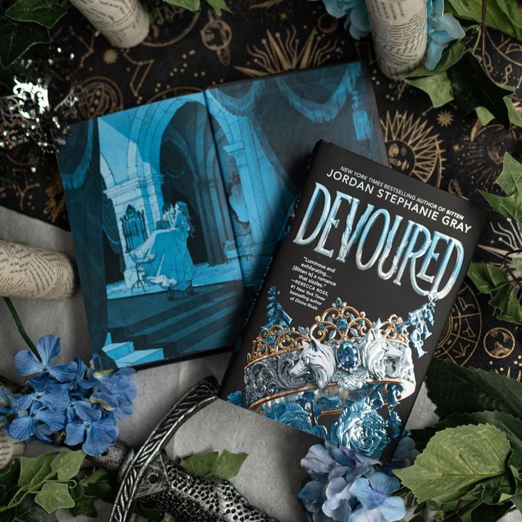 Produktbild: Devoured (Deluxe Limited Edition)