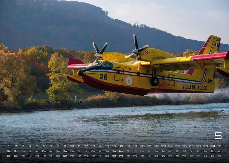 Produktbild: FIREFIGHTER - Retter in der Not - Feuerwehr - 2027 - Kalender DIN A3
