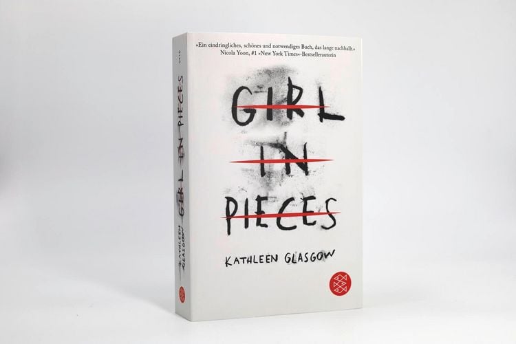Produktbild: Girl in Pieces