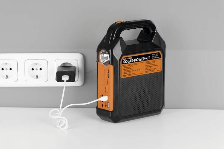 Produktbild: Easymaxx Security Solar-Generator EP-0188 9470 Solar-Powerbank 18W 4500 mAh