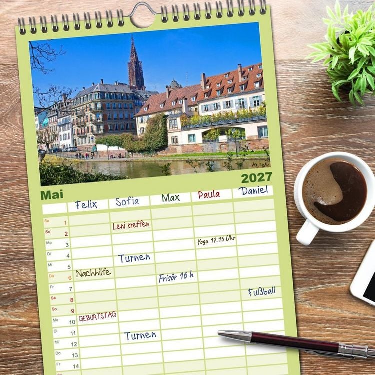 Produktbild: Familienplaner 2027 - Stra&szlig;burg &ndash; Geschichte und Flair im Herzen Europas mit 5 Spalten (Wandkalender, 21 x 45 cm) CALVENDO