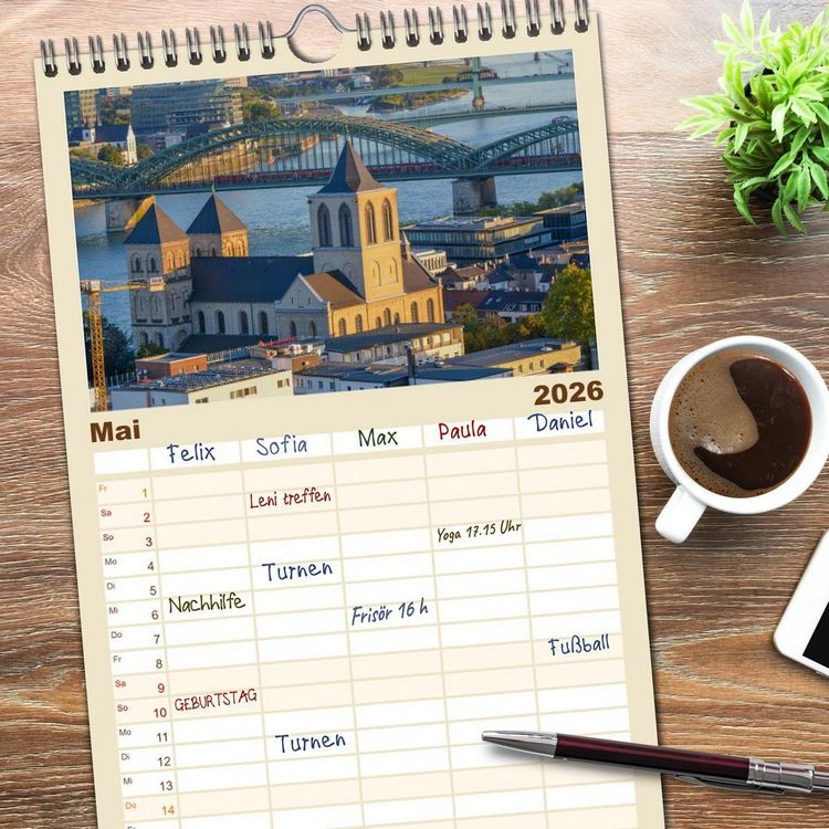 Produktbild: Familienplaner 2026 - Von K&ouml;lner D&auml;chern mit 5 Spalten (Wandkalender, 21 x 45 cm) CALVENDO