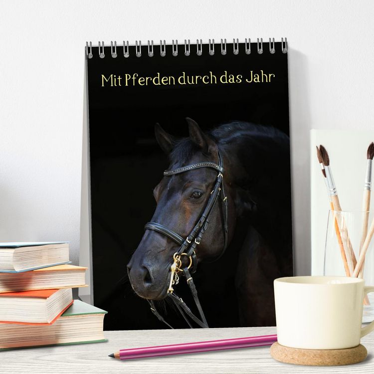 Produktbild: Mit Pferden durch das Jahr (Tischkalender 2026 DIN A5 hoch), CALVENDO Monatskalender