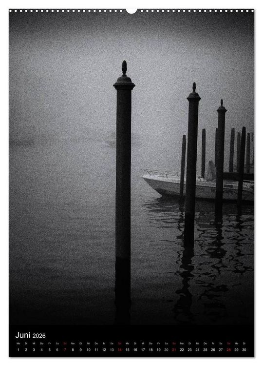 Produktbild: Venice Noir - Das etwas andere Venedig (hochwertiger Premium Wandkalender 2026 DIN A2 hoch), Kunstdruck in Hochglanz