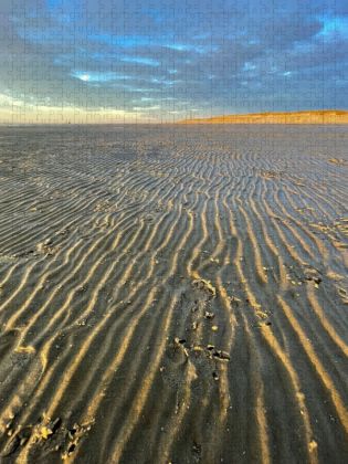 Produktbild: CALVENDO Puzzle Kleine Wasserkan&auml;le im Abendlicht am Ordinger Strand | 1000 Teile Lege-Gr&ouml;&szlig;e 64x48cm Foto-Puzzle f&uuml;r gl&uuml;ckliche Stunden