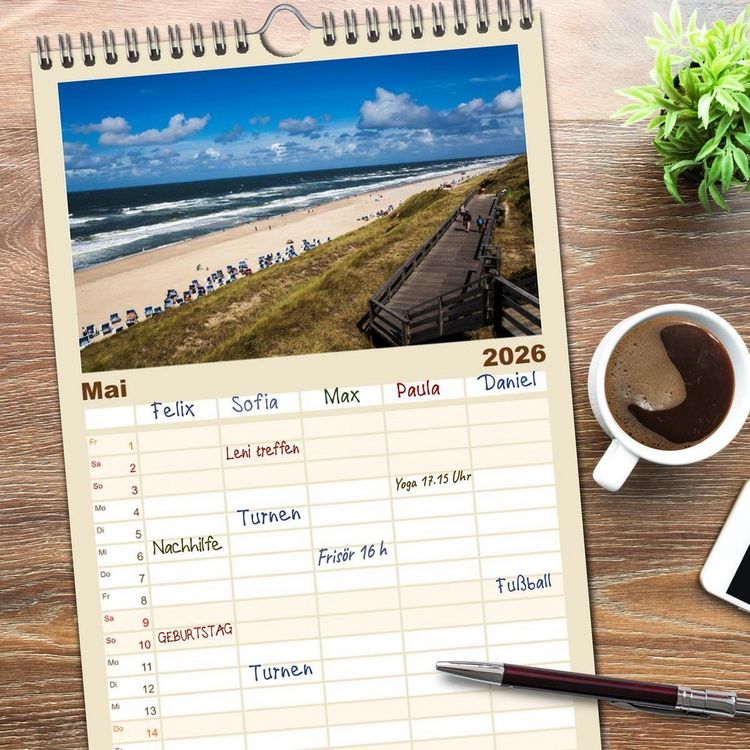 Produktbild: Familienplaner 2026 - Sylt - Strandspaziergang mit 5 Spalten (Wandkalender, 21 x 45 cm) CALVENDO