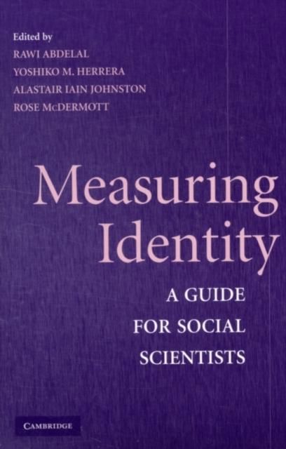 Produktbild: Measuring Identity