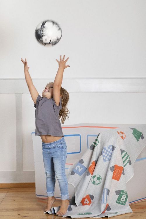 Produktbild: Fussenegger JUWEL Kinderdecke Fu&szlig;ball Trikots