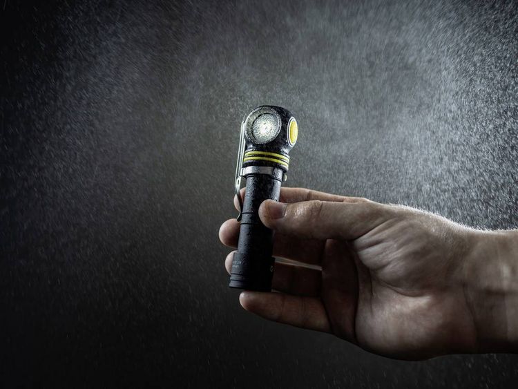 Produktbild: ArmyTek Elf C1 neutralwei&szlig; LED Taschenlampe akkubetrieben 1100lm 65g
