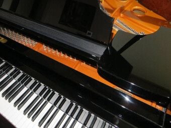 Produktbild: CALVENDO Puzzle Concerto - Gro&szlig;aufnahme eines Konzertfl&uuml;gels | 1000 Teile Lege-Gr&ouml;&szlig;e 64x48cm Foto-Puzzle f&uuml;r gl&uuml;ckliche Stunden
